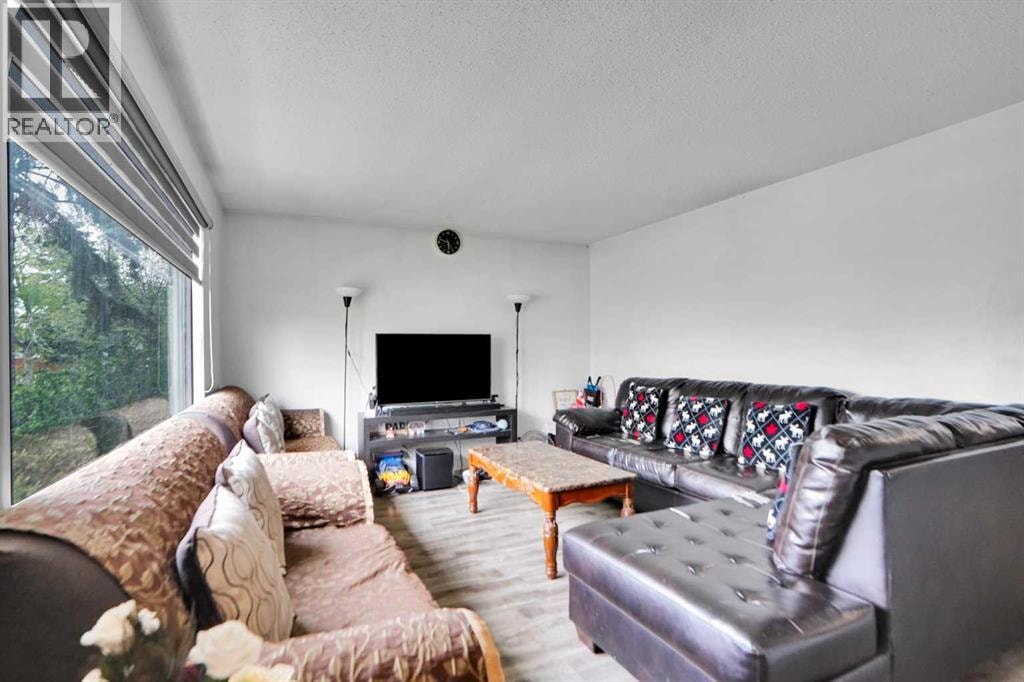 168 Castlebrook Drive NE — photo 8