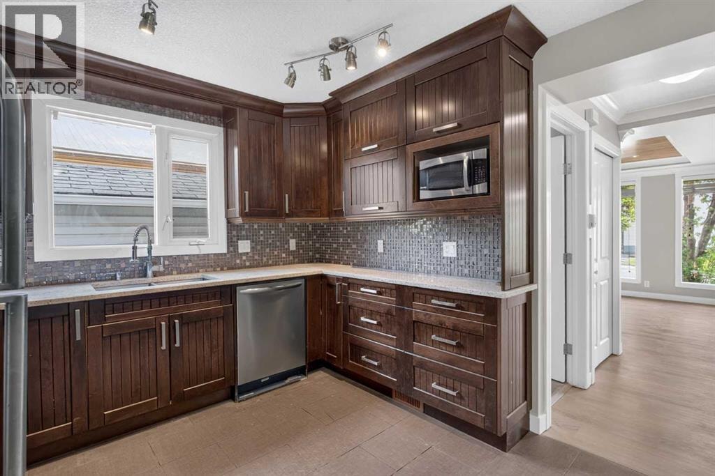 2515 62 Street NE — photo 11