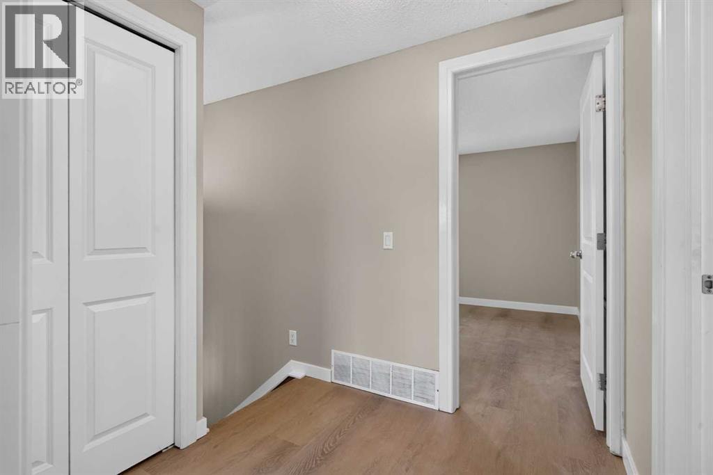 2515 62 Street NE — photo 25