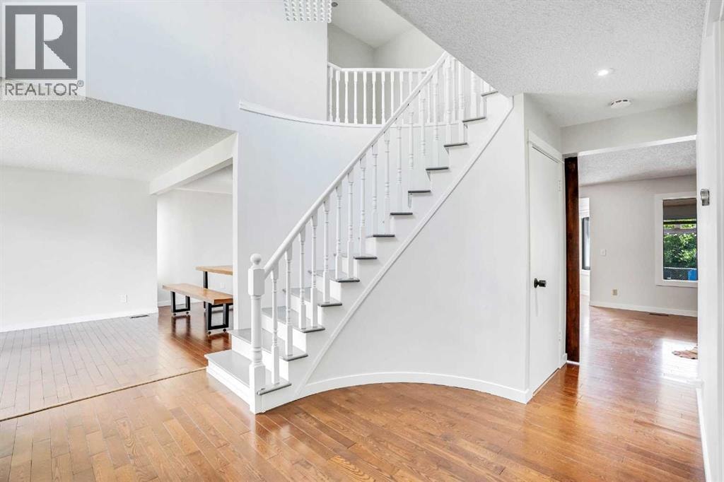 73 Riverview Close SE — photo 4