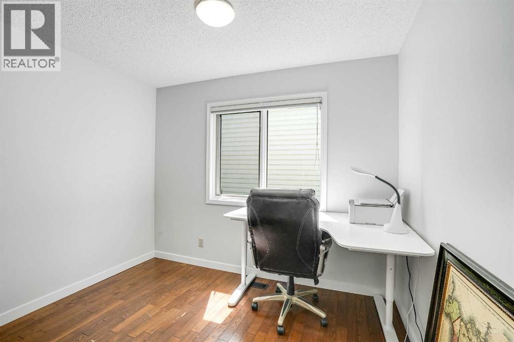 73 Riverview Close SE — photo 3