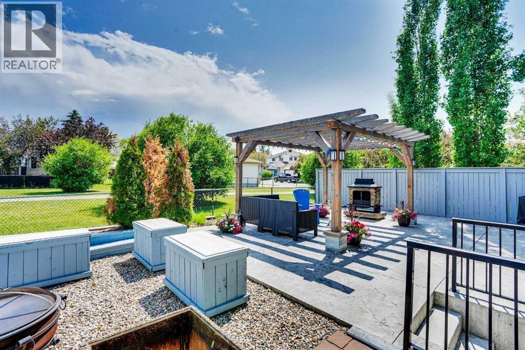 73 Riverview Close SE — photo 48