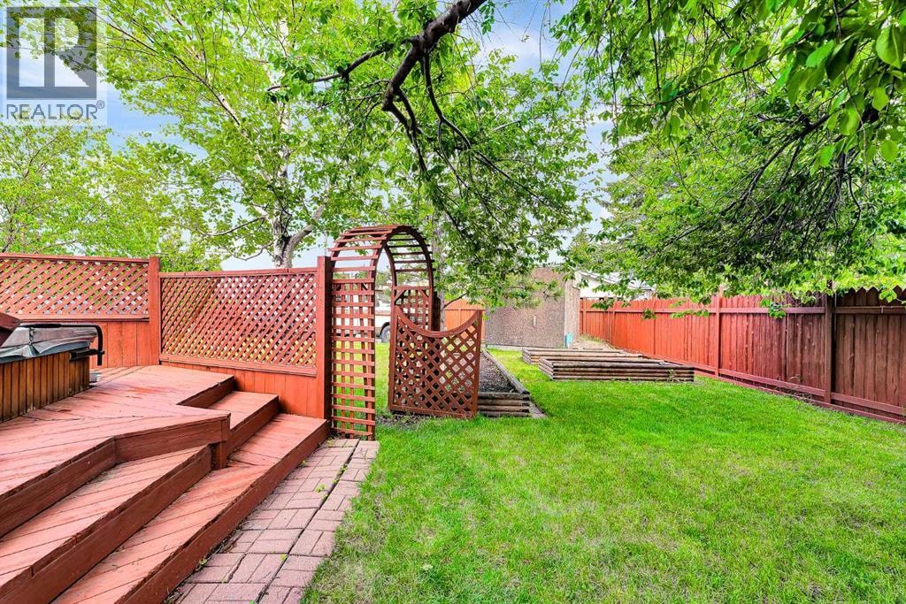 244 Travis Place NE — photo 35