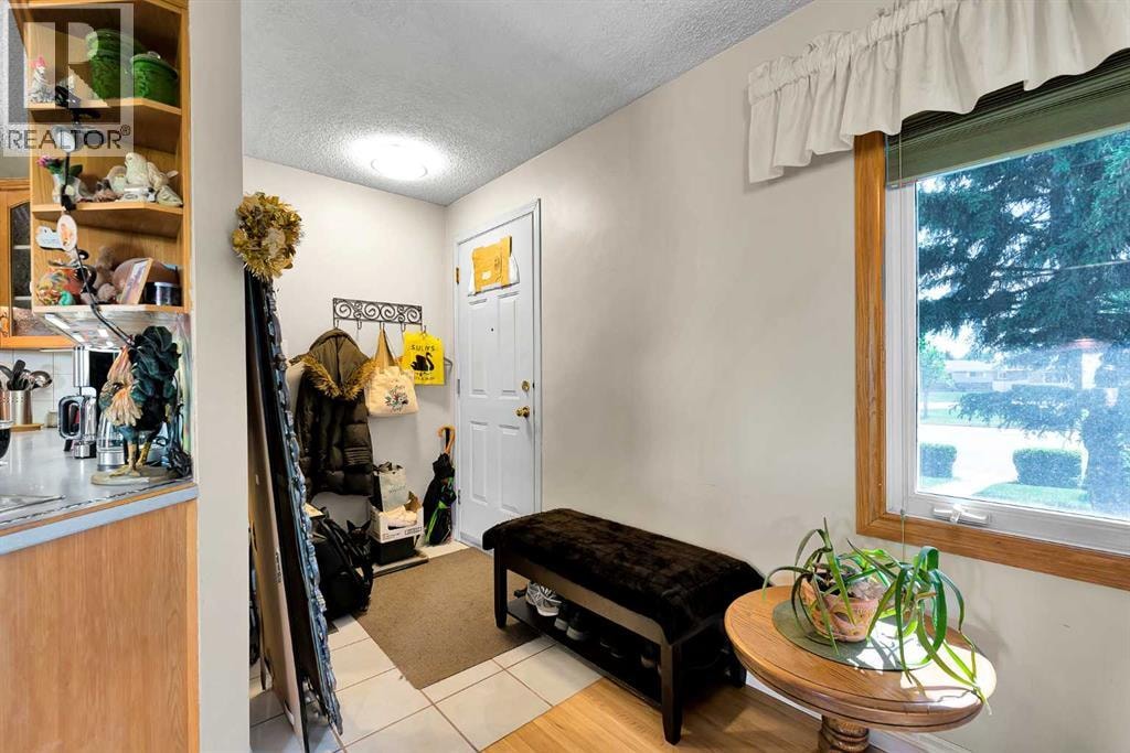 244 Travis Place NE — photo 4