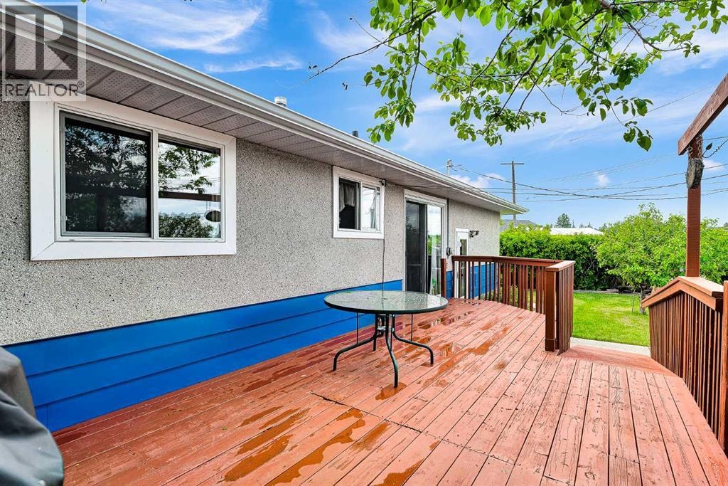 244 Travis Place NE — photo 37
