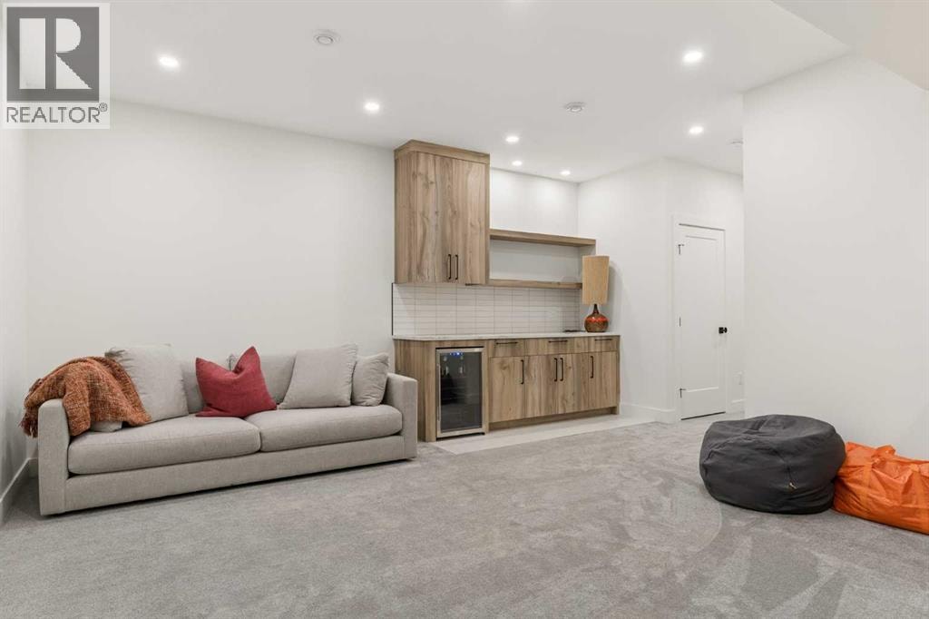 4114 18 Street SW — photo 35