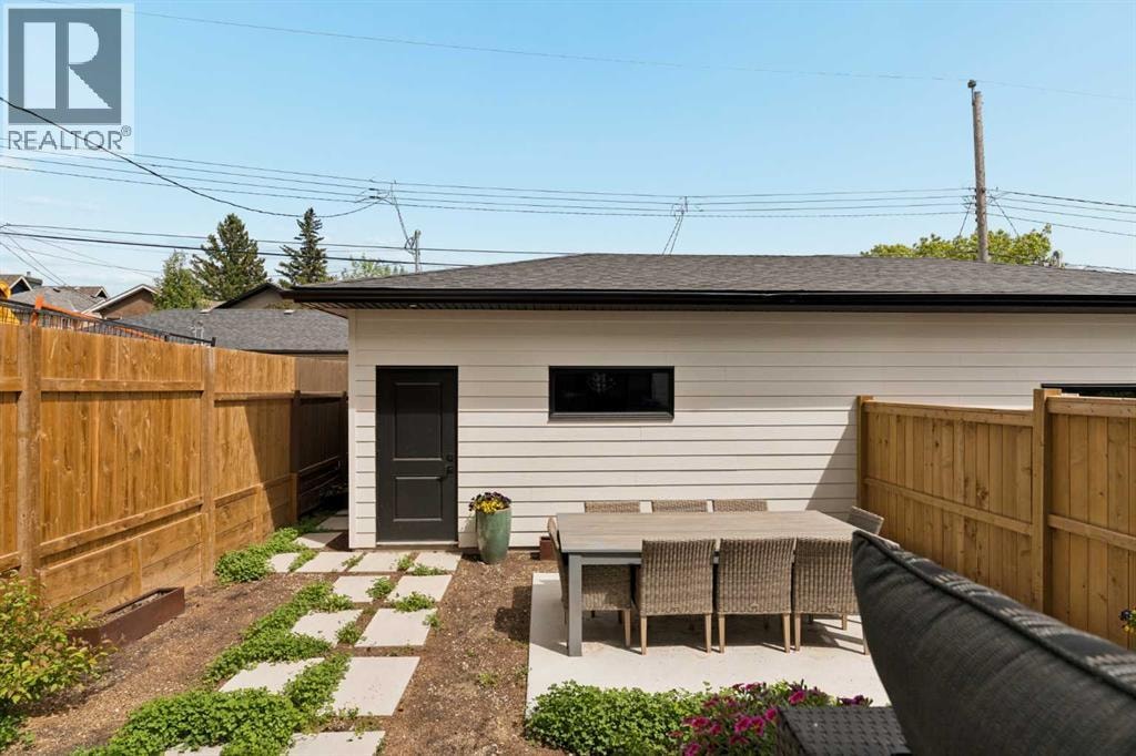 4114 18 Street SW — photo 42