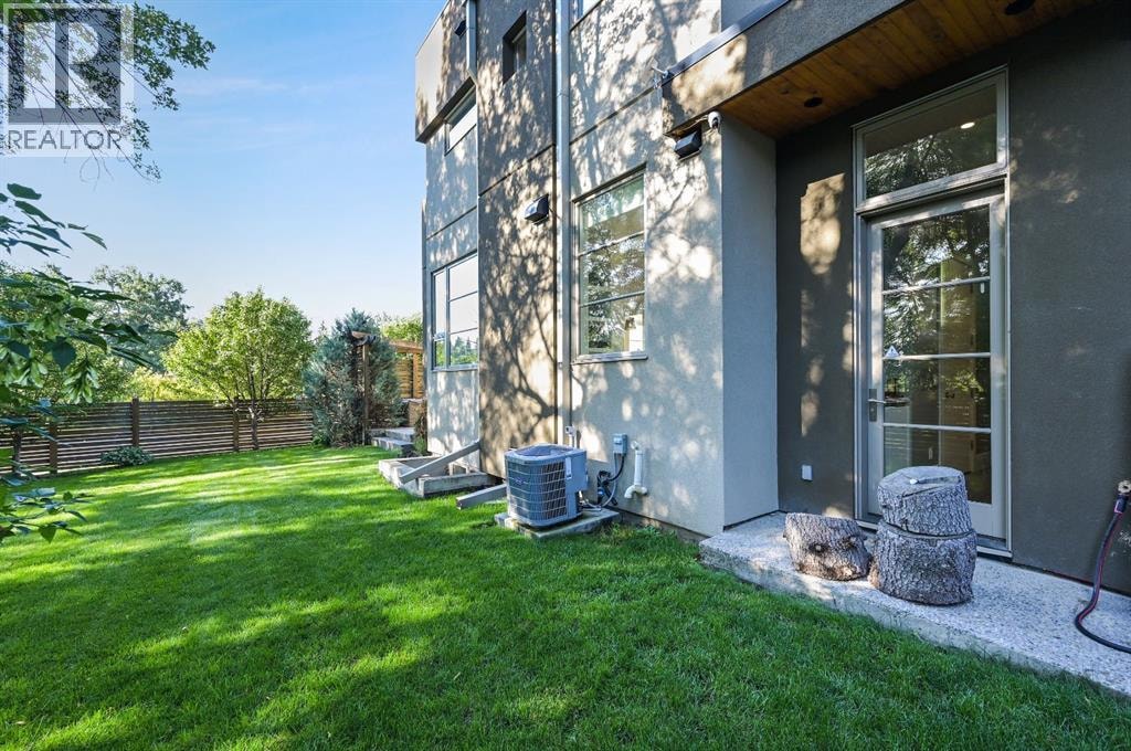 3926 9 Street SW — photo 10