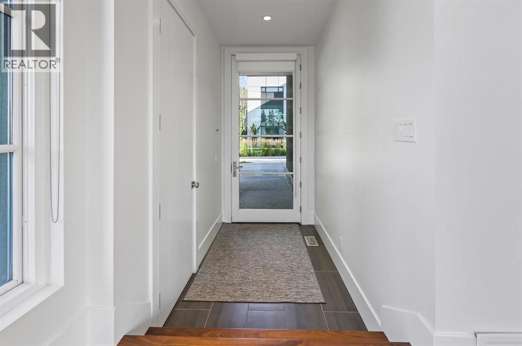 3926 9 Street SW — photo 11