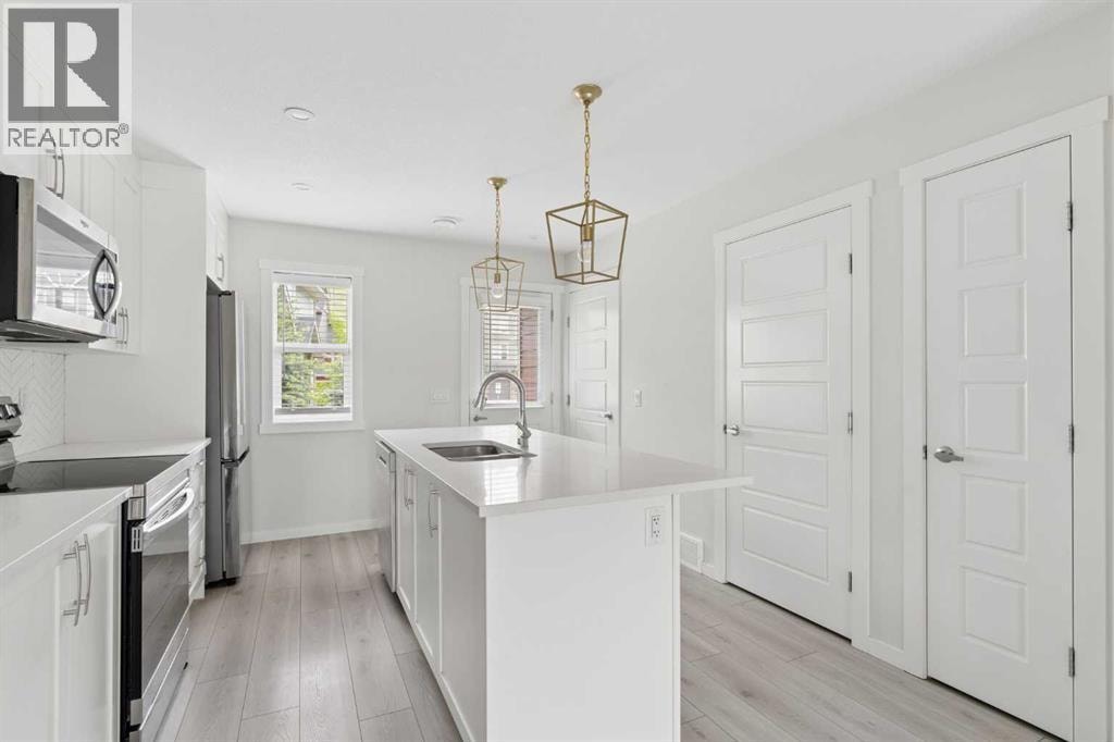 469 Cranbrook Square SE — photo 10
