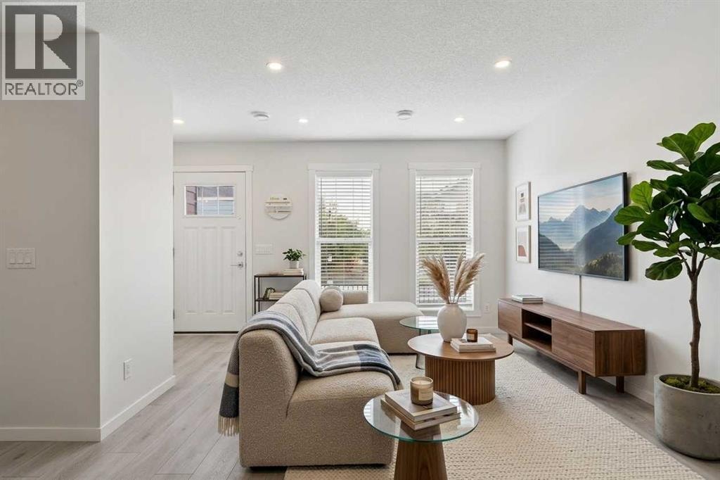 469 Cranbrook Square SE — photo 2