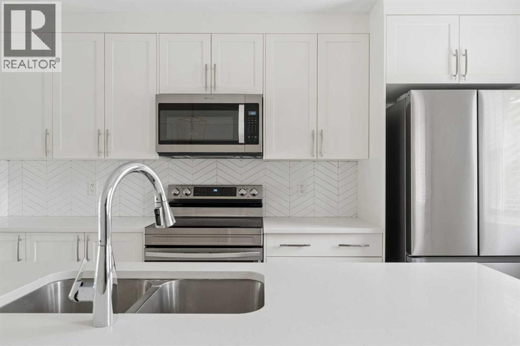 469 Cranbrook Square SE — photo 8