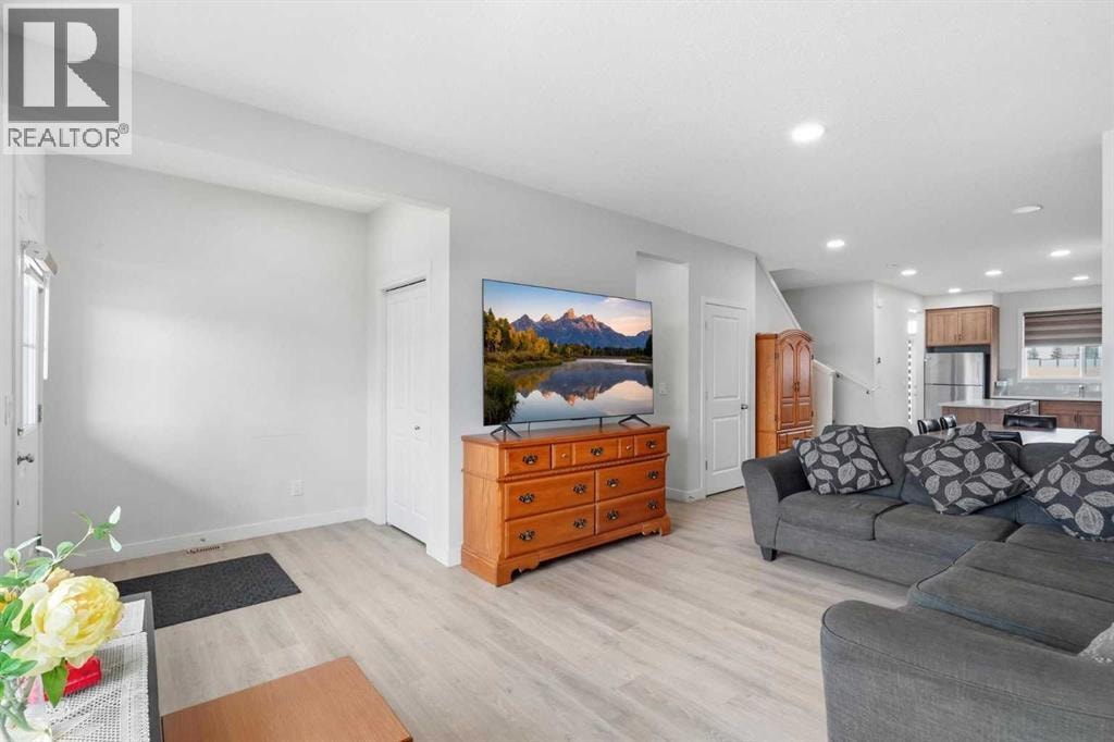 1612 Rangeview Drive SE — photo 2