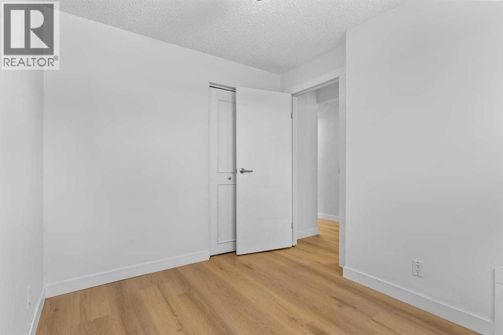 7006A Bowness Road NW — photo 21
