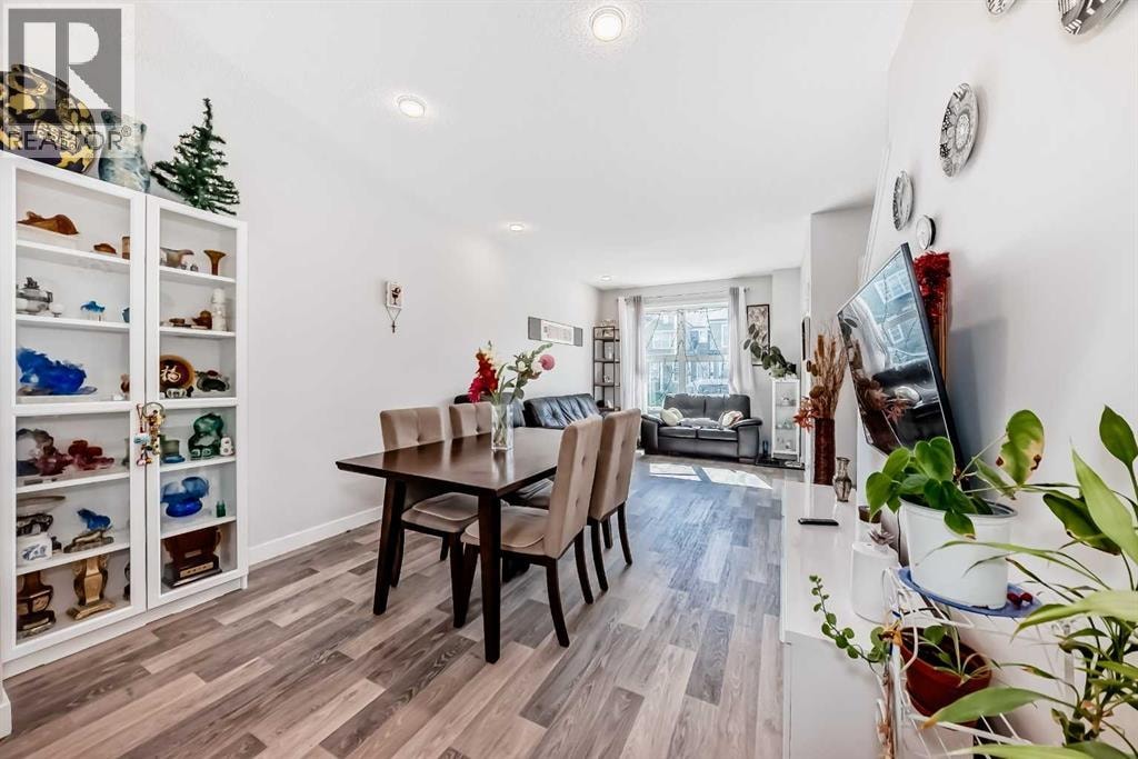 16 Carringvue Way NW — photo 8