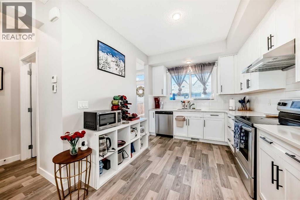 16 Carringvue Way NW — photo 4