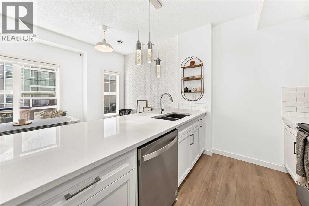 802, 250 Fireside View — photo 4
