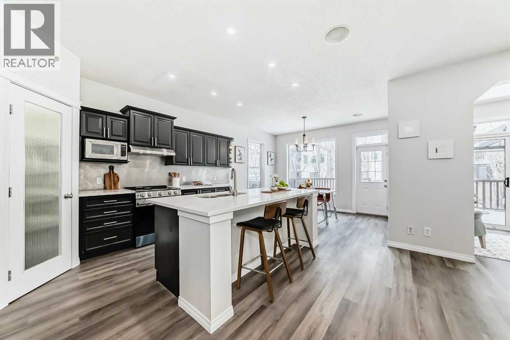 21 Panamount Row NW — photo 2