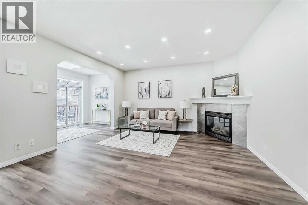21 Panamount Row NW — photo 5