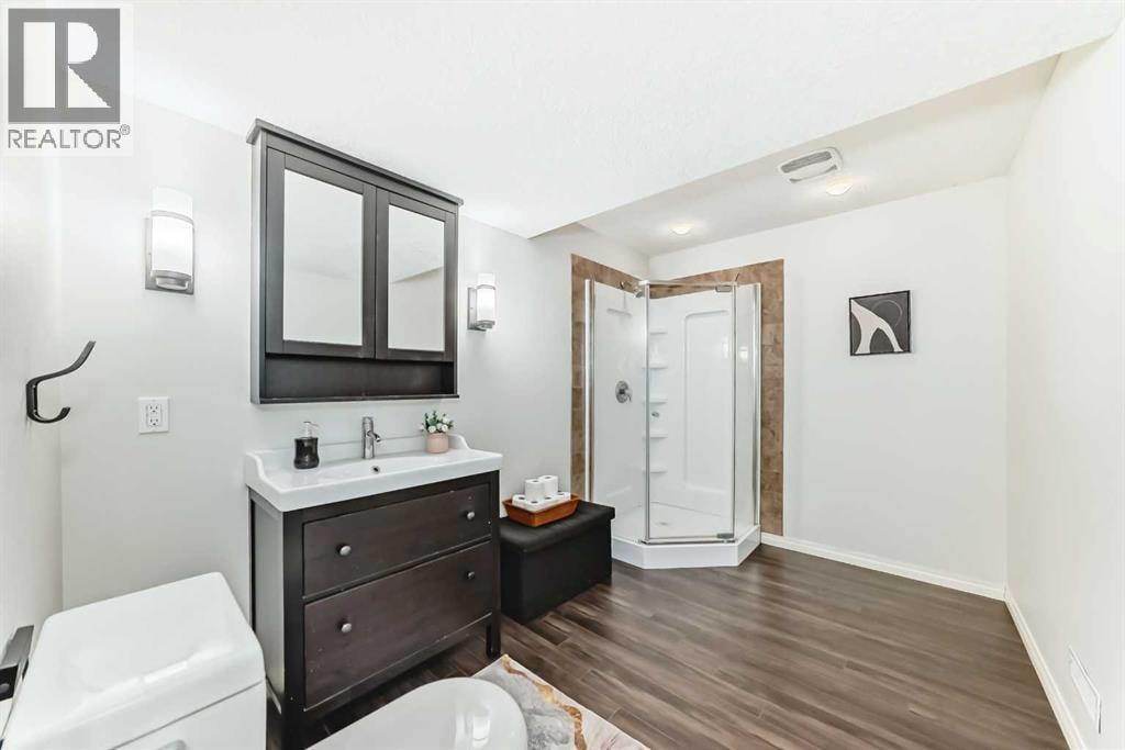 21 Panamount Row NW — photo 36