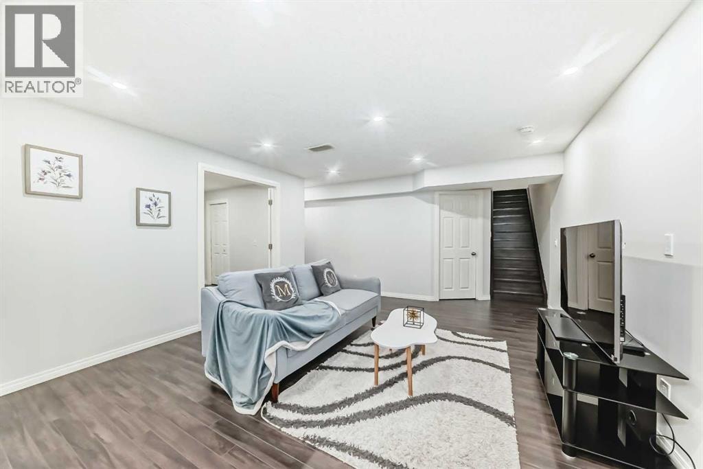 21 Panamount Row NW — photo 32