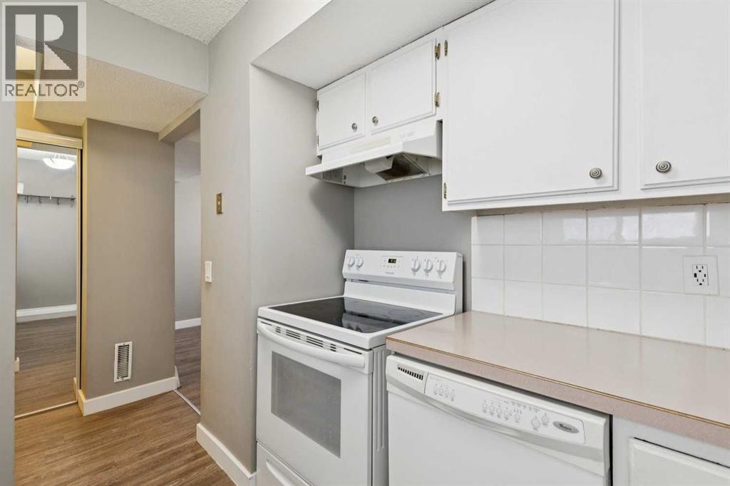 1002, 2520 Palliser Drive SW — photo 13