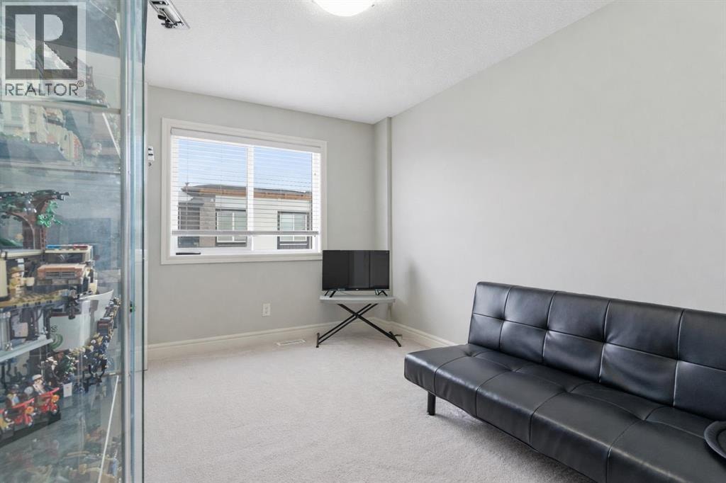 580 Savanna Boulevard NE — photo 33