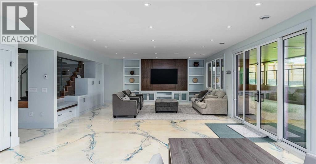 1911 52 Street NW — photo 37