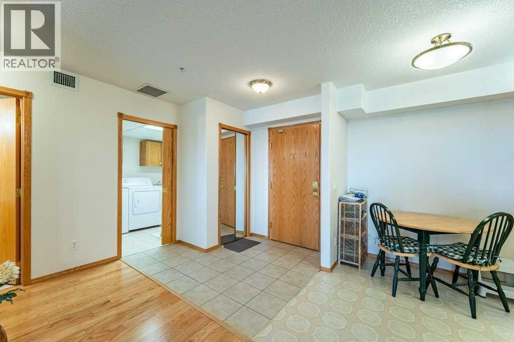 136, 728 Country Hills Road NW — photo 6