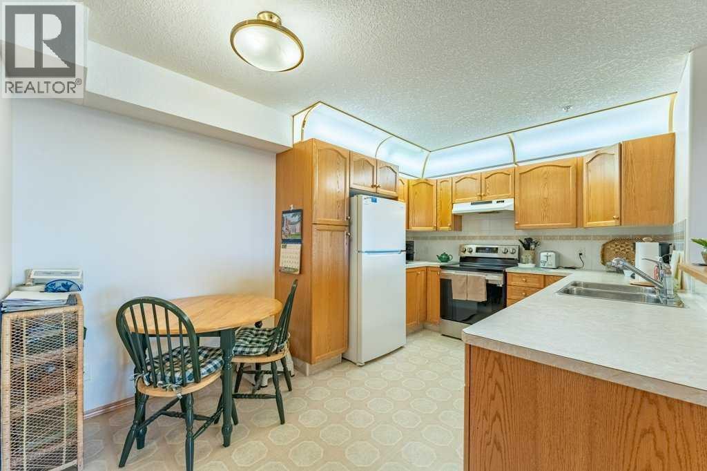 136, 728 Country Hills Road NW — photo 7