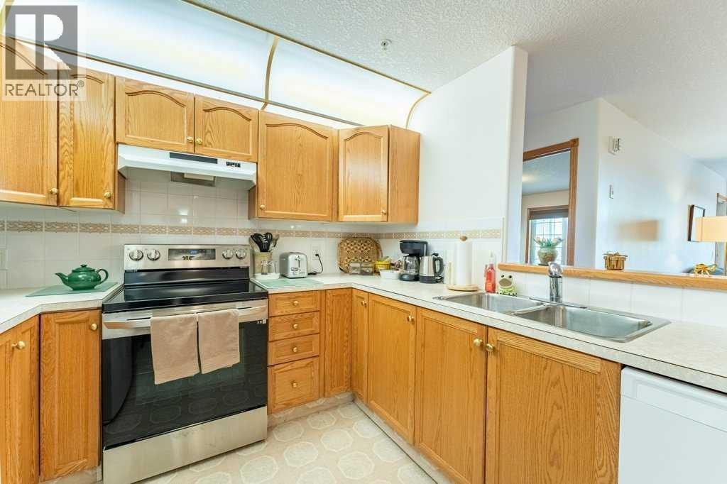 136, 728 Country Hills Road NW — photo 9