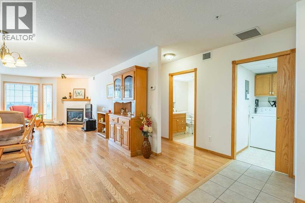 136, 728 Country Hills Road NW — photo 11