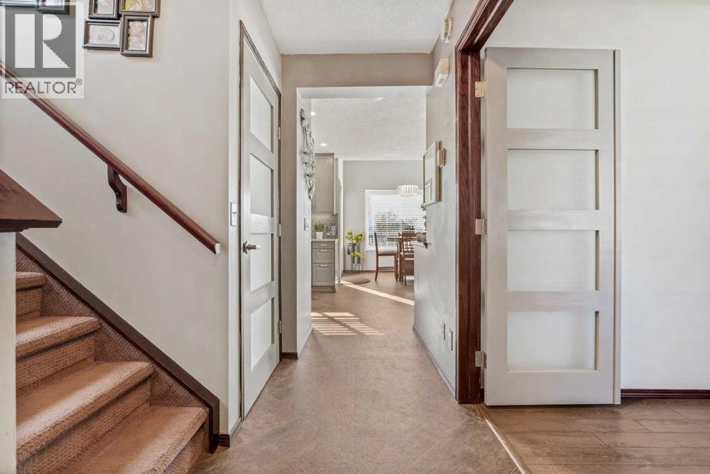 22 Hidden Valley Manor NW — photo 6