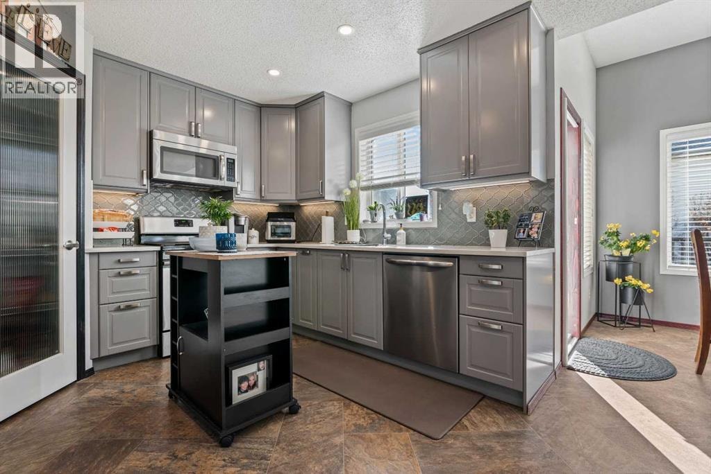 22 Hidden Valley Manor NW — photo 8