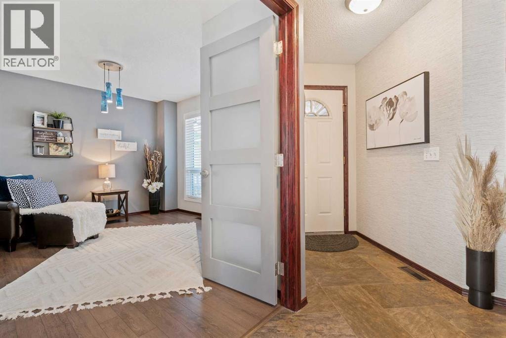 22 Hidden Valley Manor NW — photo 4