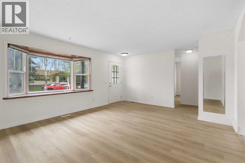 268 Madeira Place NE — photo 4