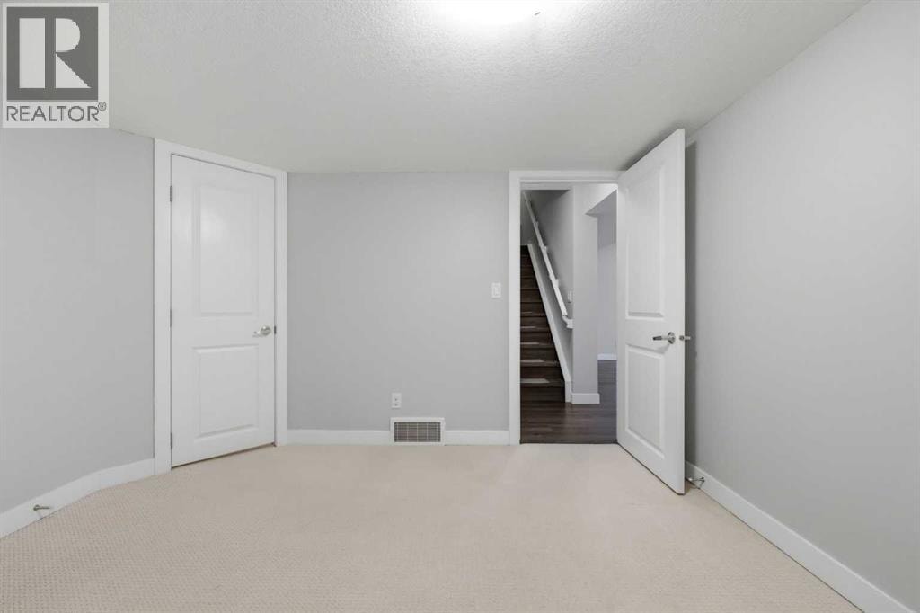 64 Panton Heights NW — photo 32
