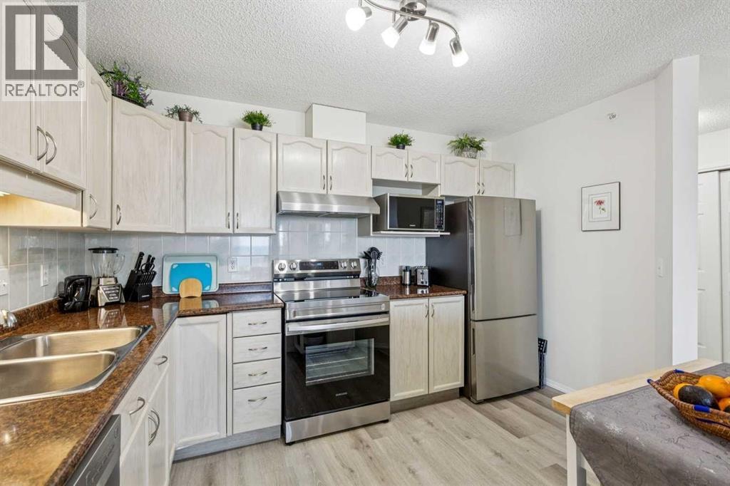 2301, 2000 Sienna Park Green SW — photo 4