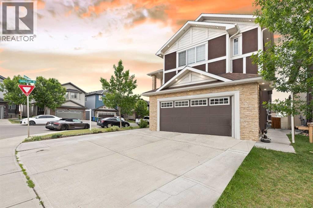 150 Saddlelake Grove NE — photo 3