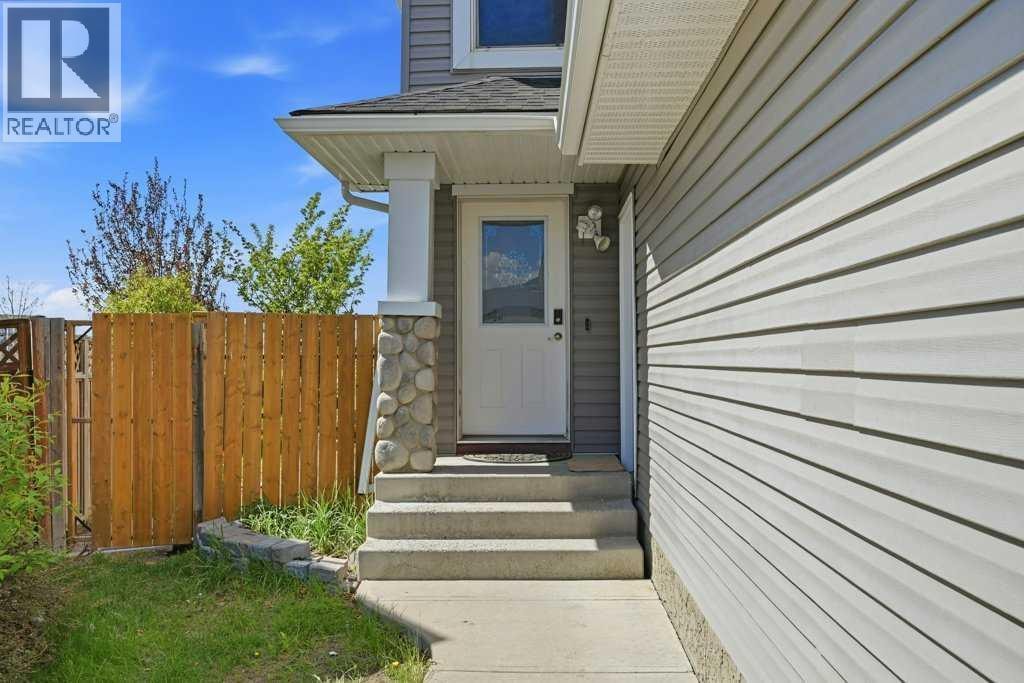 86 Saddlecrest Close NE — photo 3