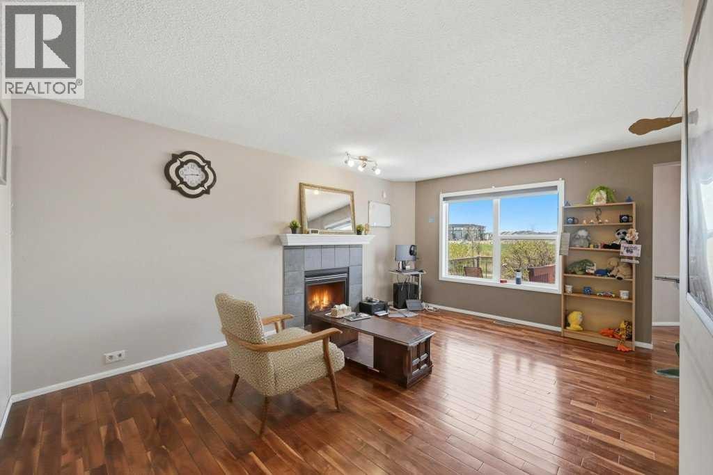 86 Saddlecrest Close NE — photo 5