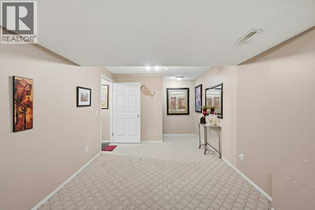 86 Saddlecrest Close NE — photo 34