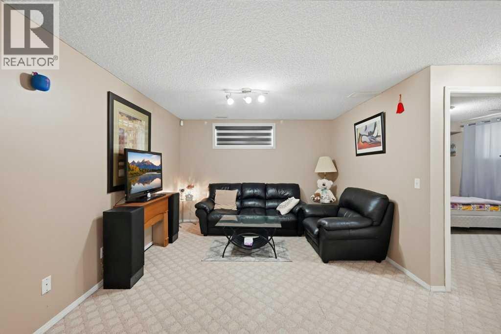 86 Saddlecrest Close NE — photo 35