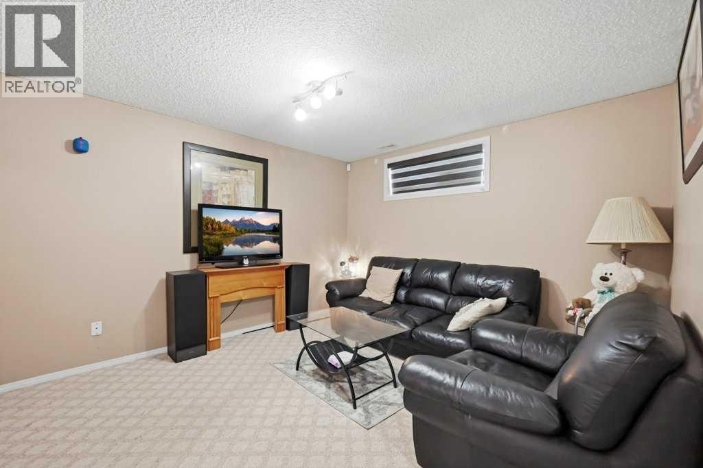 86 Saddlecrest Close NE — photo 36
