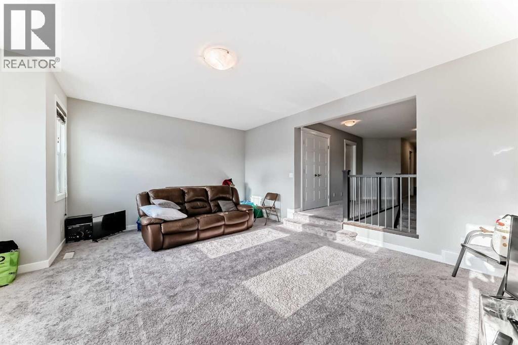 172 Redstone Park NE — photo 11