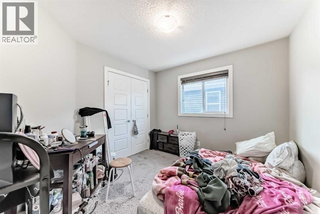 172 Redstone Park NE — photo 18