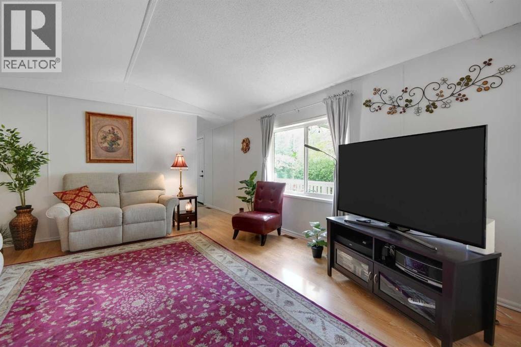 301 STANLEY Avenue — photo 14