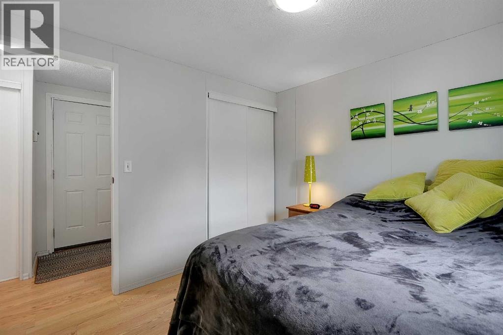 301 STANLEY Avenue — photo 19