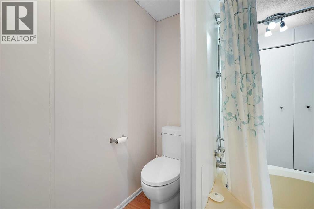 301 STANLEY Avenue — photo 6