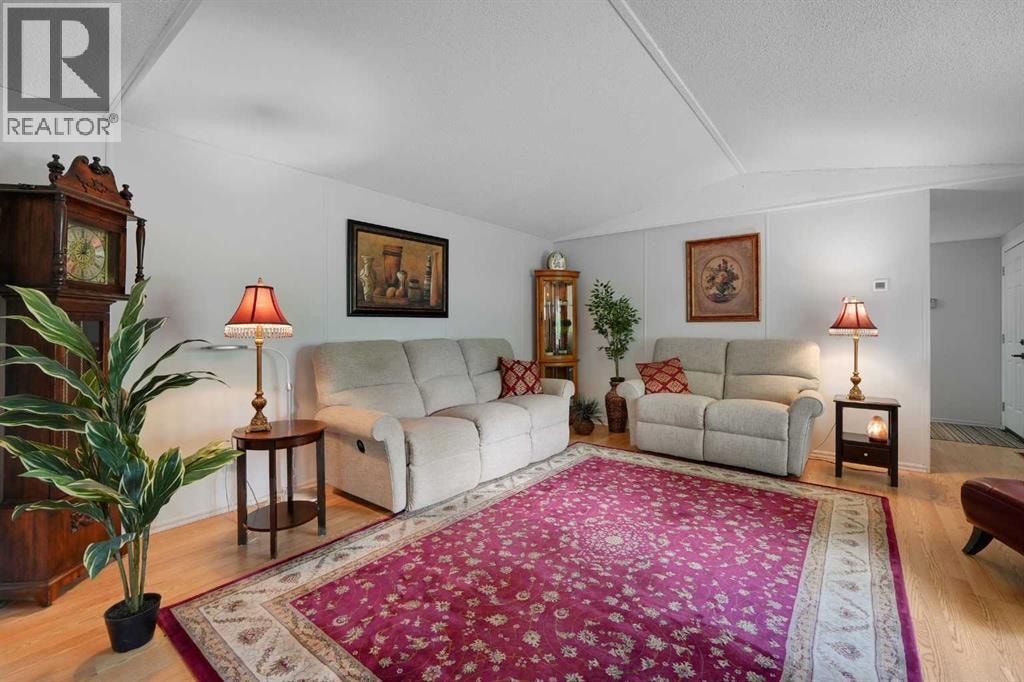 301 STANLEY Avenue — photo 13